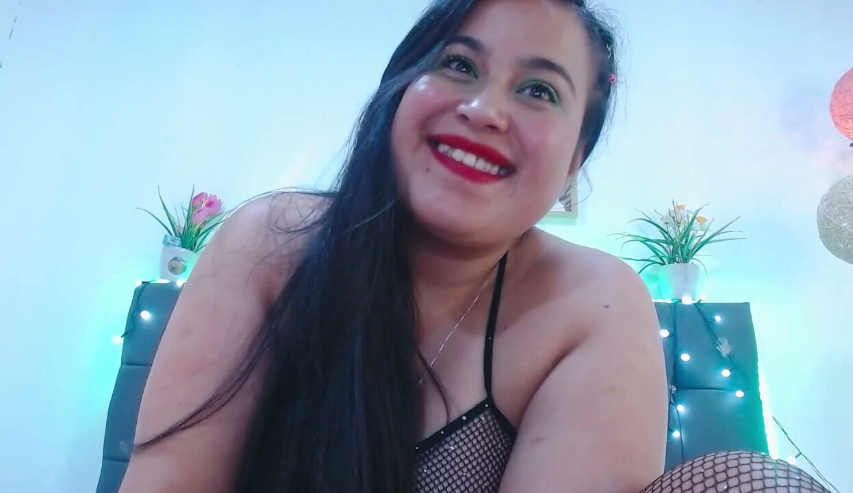 mia__xx1 posing on cam 06 March 2026