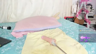 lissa_petitee (12-12-2025)