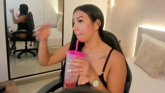olivia_willoow (03-07-2026) porn chat