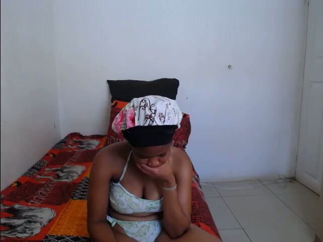 obsessedmimi posing on webcam 07 March 2026