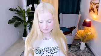 laly_peach recorded nude video 781976