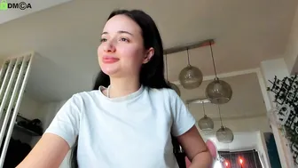 irenevon feet posing on webcam