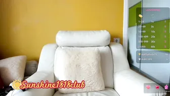 Sunshine1818club posing on webcam 06-29-2025