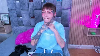 aisha_8_ bigboobs 06-29-2025