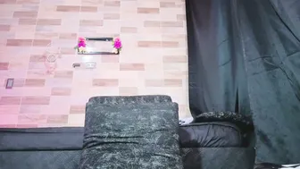 zoee_dolcee posing on cam (03-08-2026)