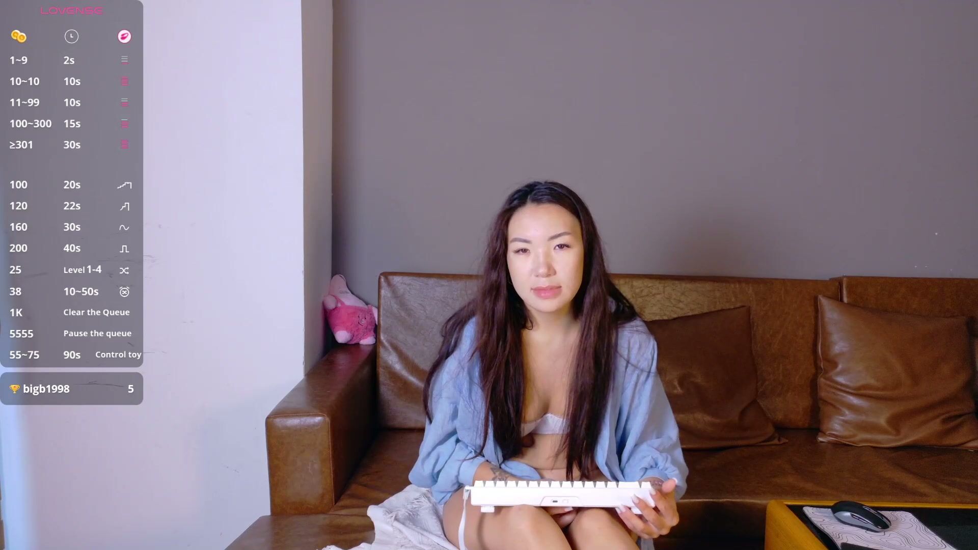 queenxbae naked on cam 09 March 2026
