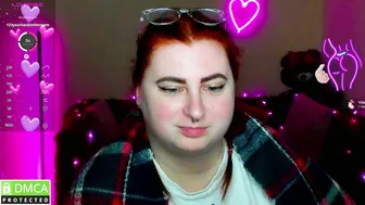 aliciaaared_kis lovense on webcam