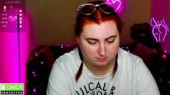 aliciaaared_kis lovense on webcam