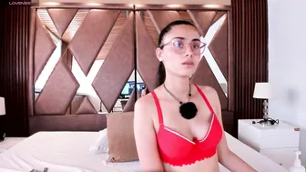 Sofiia_palacioss posing on cam - (03-09-2026)