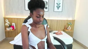 Kenya_stone_ on webcam on live cam