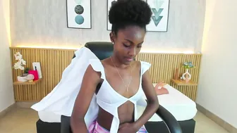 Kenya_stone_ on webcam on live cam