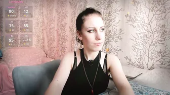 marylou_ posing on webcam 10-Mar-26