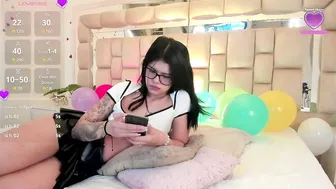 Dapnne_ webcam show 30-Jun-25