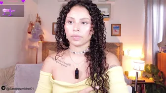 marivimichel03 ebony posing on webcam