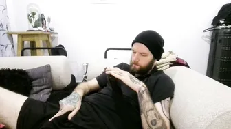 boredpunkdude666 (03-11-2026) tatted