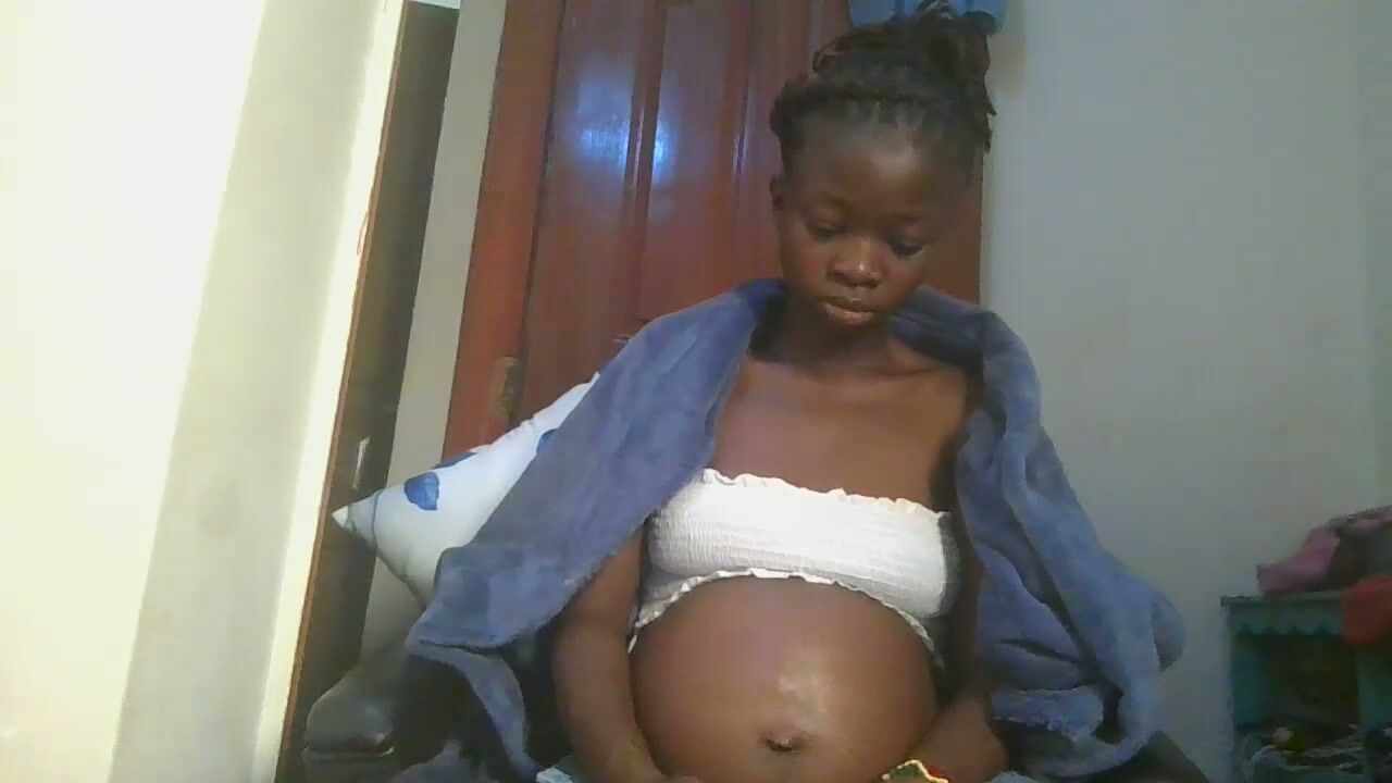 Shortnswee254 cam porn video 03-11-2026