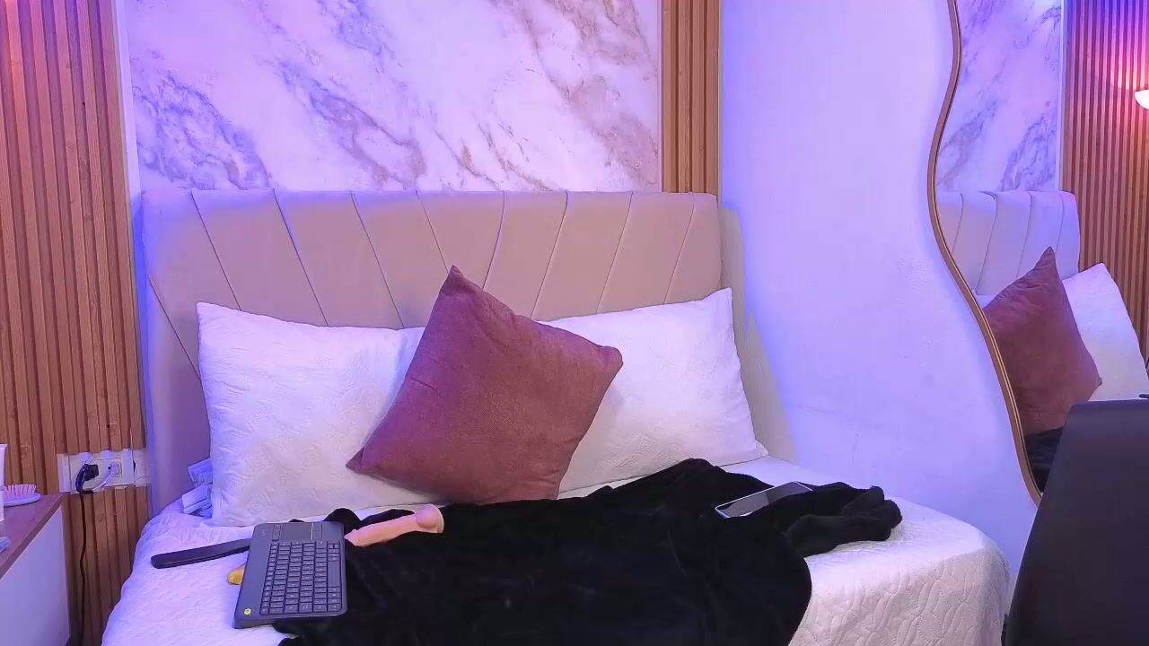 vane_coral nude on cam 11-Mar-26