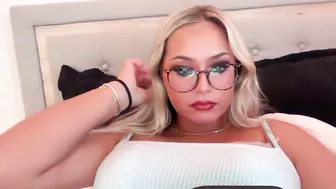 Ladyybugloverr teen live webcam show
