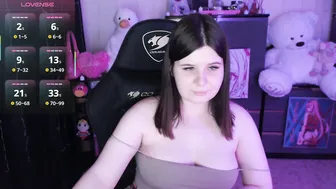 amyvibes sex video posing on webcam