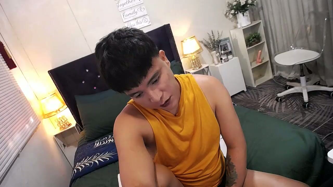 yourlivingonurdream live webcam show - 03-12-2026