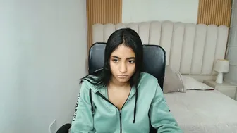 Shaneelle nude on cam (03/12/2026)
