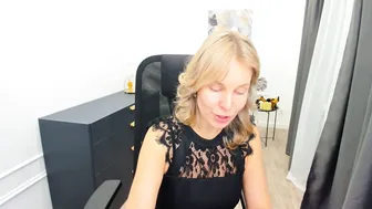 Vivianlirei webcam show 03/12/2026