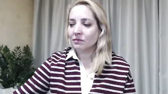 Ohsweetmari masturbation on live cam