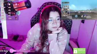 Pink_girl0n curvy (07/01/2025)