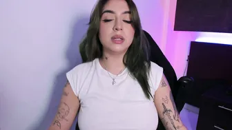 Annikamerliahh_ stream 01-Jul-25