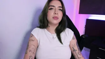 Annikamerliahh_ stream 01-Jul-25