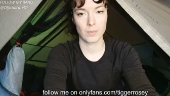 tiggerrosey horny posing on cam