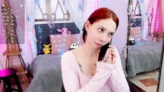 laura_olssen posing on cam (03-12-2026)
