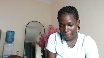 luo_queen dirty live on cam