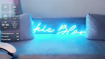 Nikki_blondiee blonde video chat porn