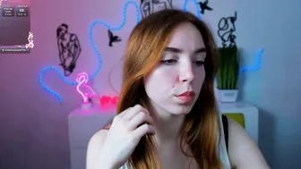 Lesly_chilli smalltits cam