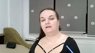 kurkuma_ pvt posing on webcam