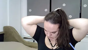 kurkuma_ pvt posing on webcam