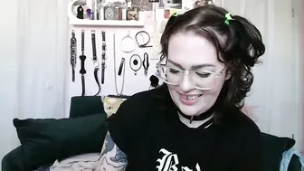 vixinvvitch nonbinary amateur cam show