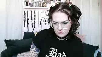 vixinvvitch nonbinary amateur cam show