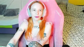 Moonscarr smallboobs live webcam show