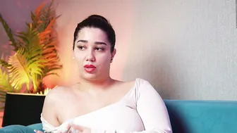 juliacoral young cam video