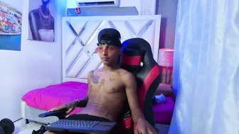 noah_smith77 recorded nude video 817054