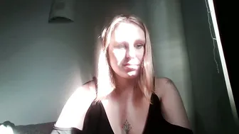 Bridget_kiss feet chat sex