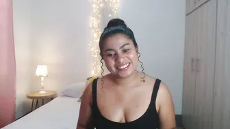curly_sophia smalltits cam