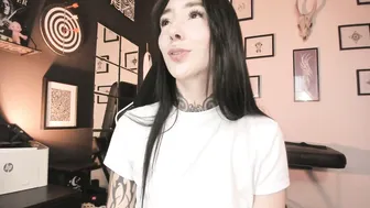 Juliet_sourire nude cam (03-14-2026)