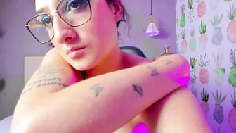emma_hiltonn_ nude on cam 03-15-2026