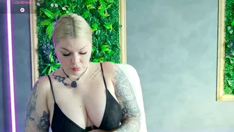 issaa20 recorded nude video 824231