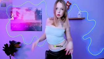 Emilia_dark__ mistress on live cam