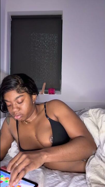 Mskitty000 chat cam sex posing on cam