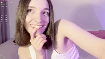 Atomsyvuu chat porn video posing on cam